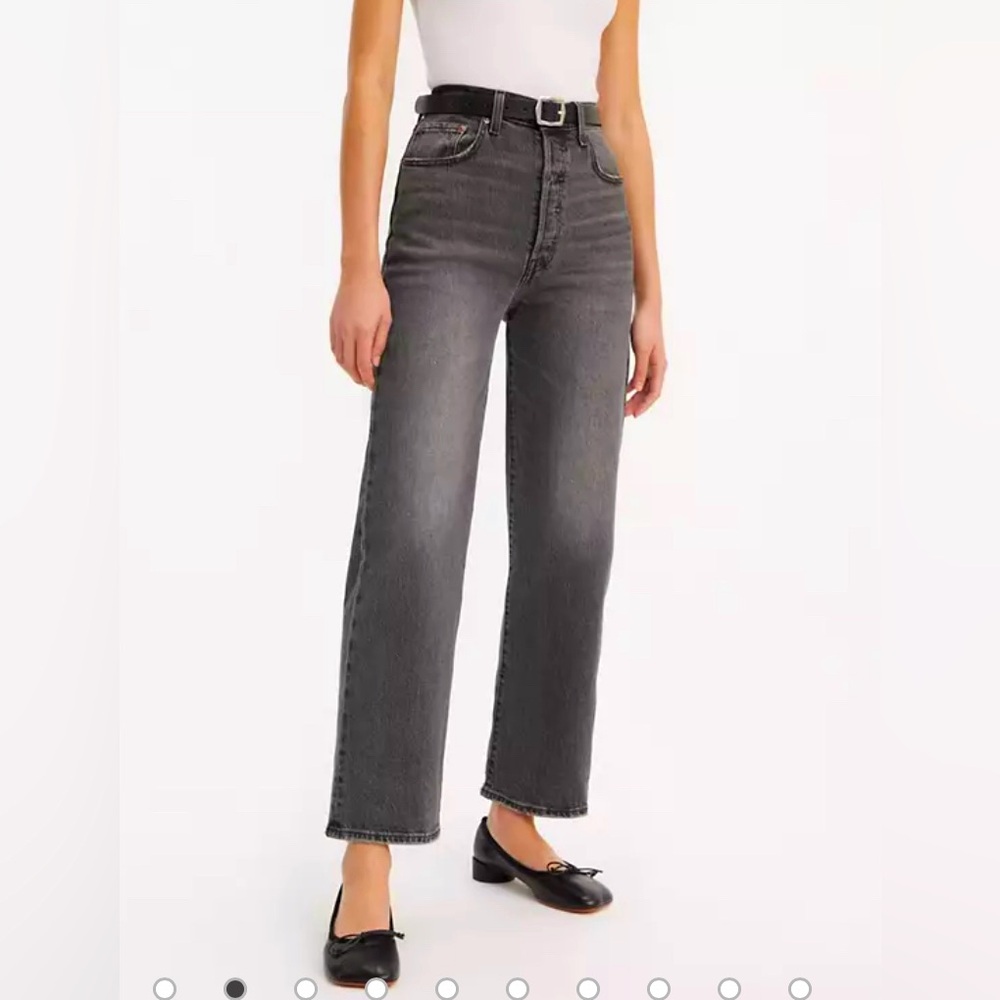 Levi's High-Rise Straight Leg Jeans in Faded Black